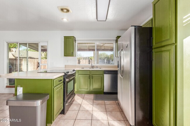 Building Photo - 2361 E Riviera Dr