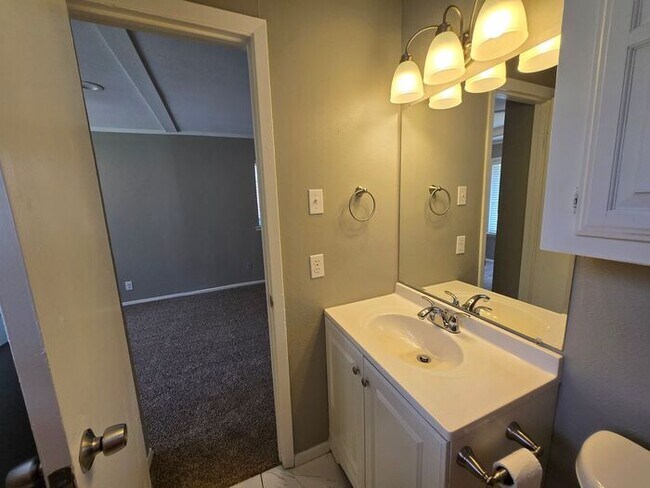 Building Photo - 1309 Greencove Dr