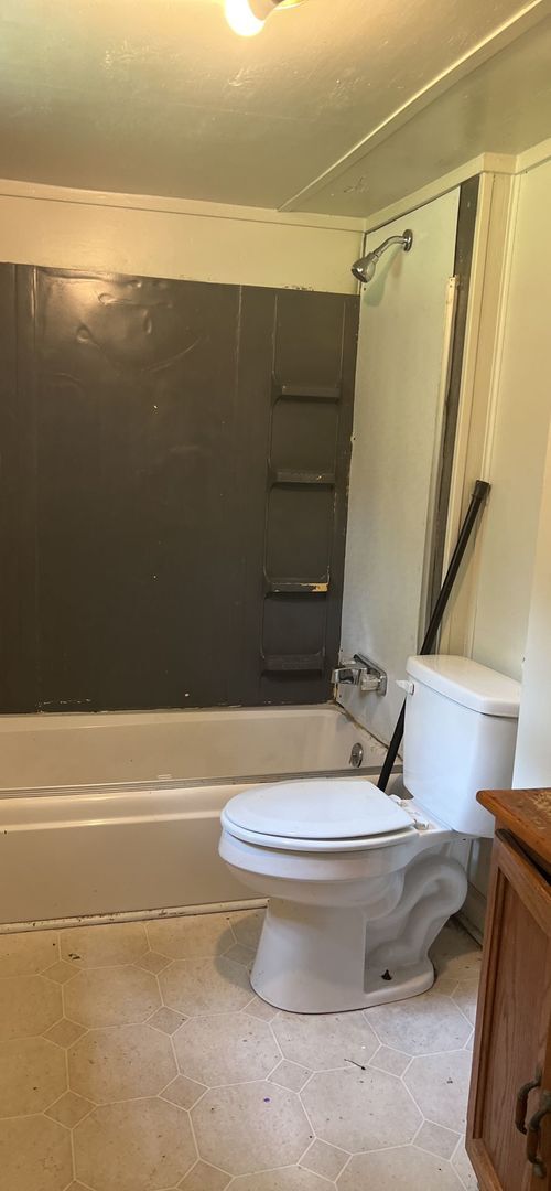 Building Photo - 3 bedroom 2 bath house