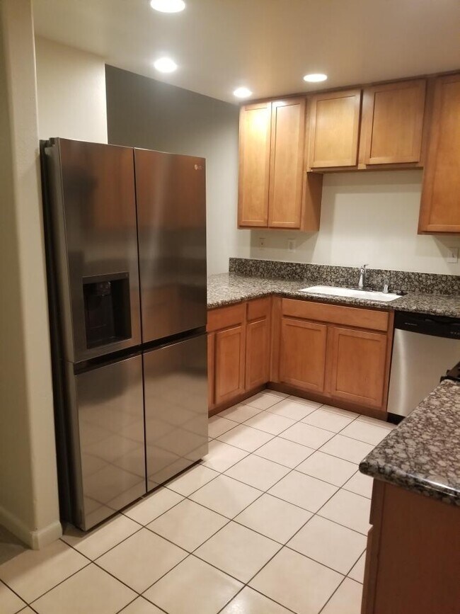 Building Photo - 66389 Desert View Ave