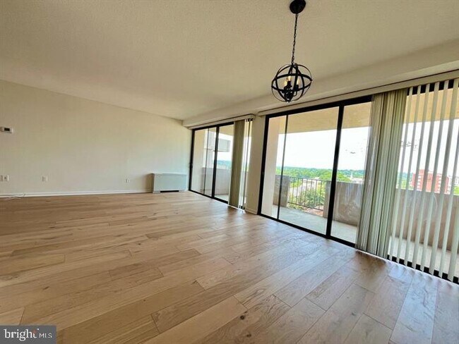 Building Photo - 4141 Henderson Rd