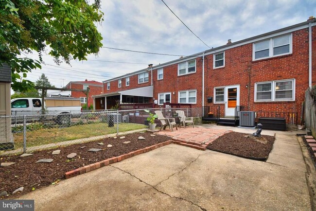 Building Photo - 1130 Linden Ave