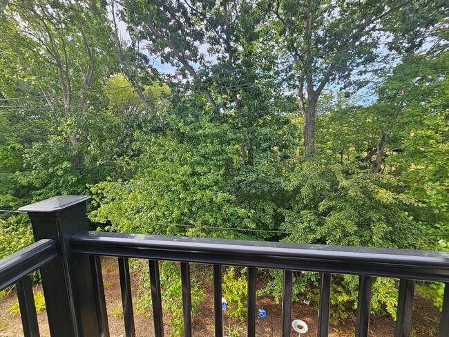 Building Photo - 2 Karena Dr