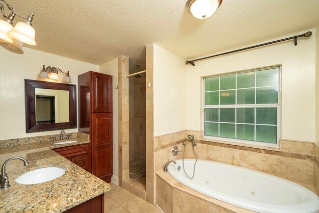 Building Photo - 2116 Wood Stork Ave