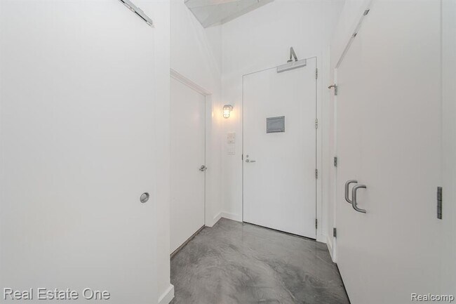 Building Photo - 211 E 9 Mile Rd