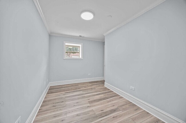 Building Photo - 1101 S Oak Park Ave