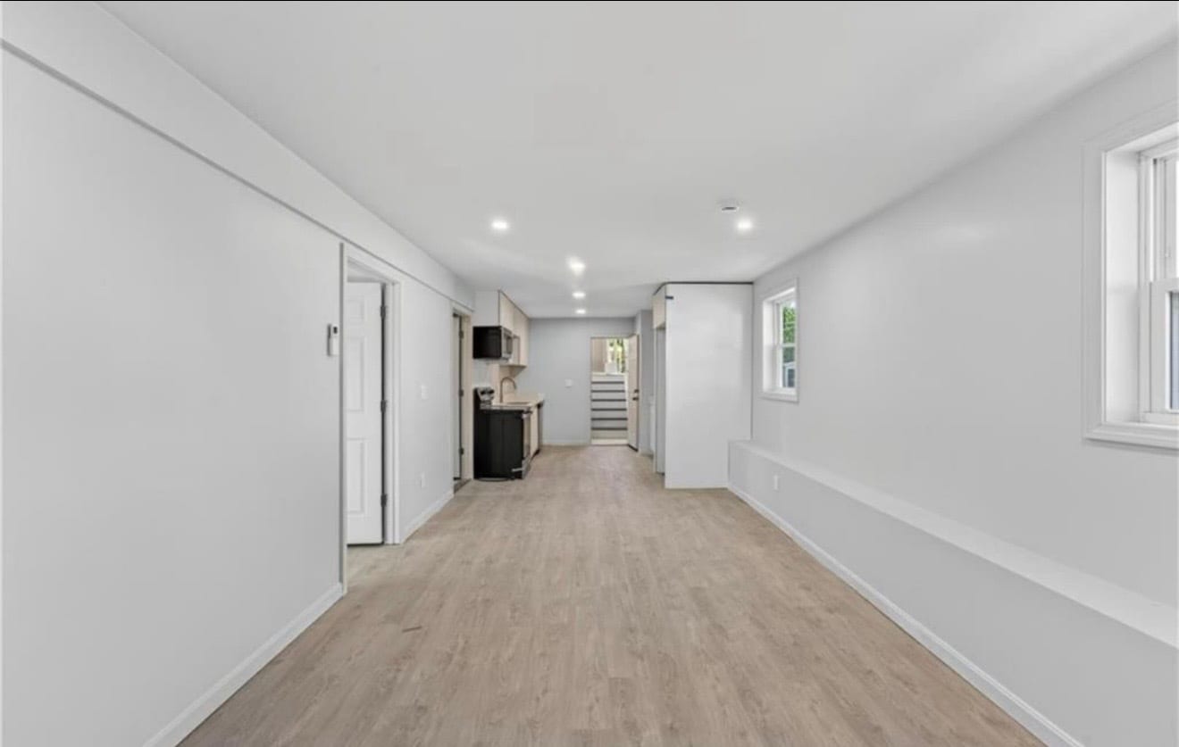 Building Photo - 165 Rounds Ave