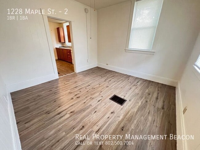 Primary Photo - 1228 Maple St