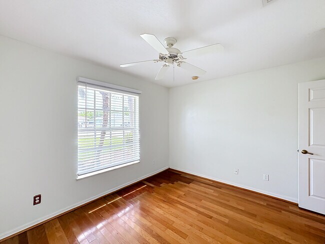 Building Photo - 6416 Las Palmas Way
