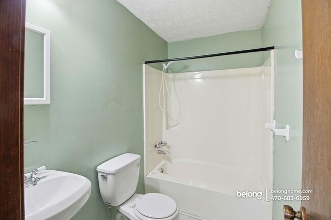 Building Photo - 213 Carter Rd