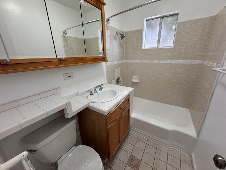 Building Photo - 1836 10th St