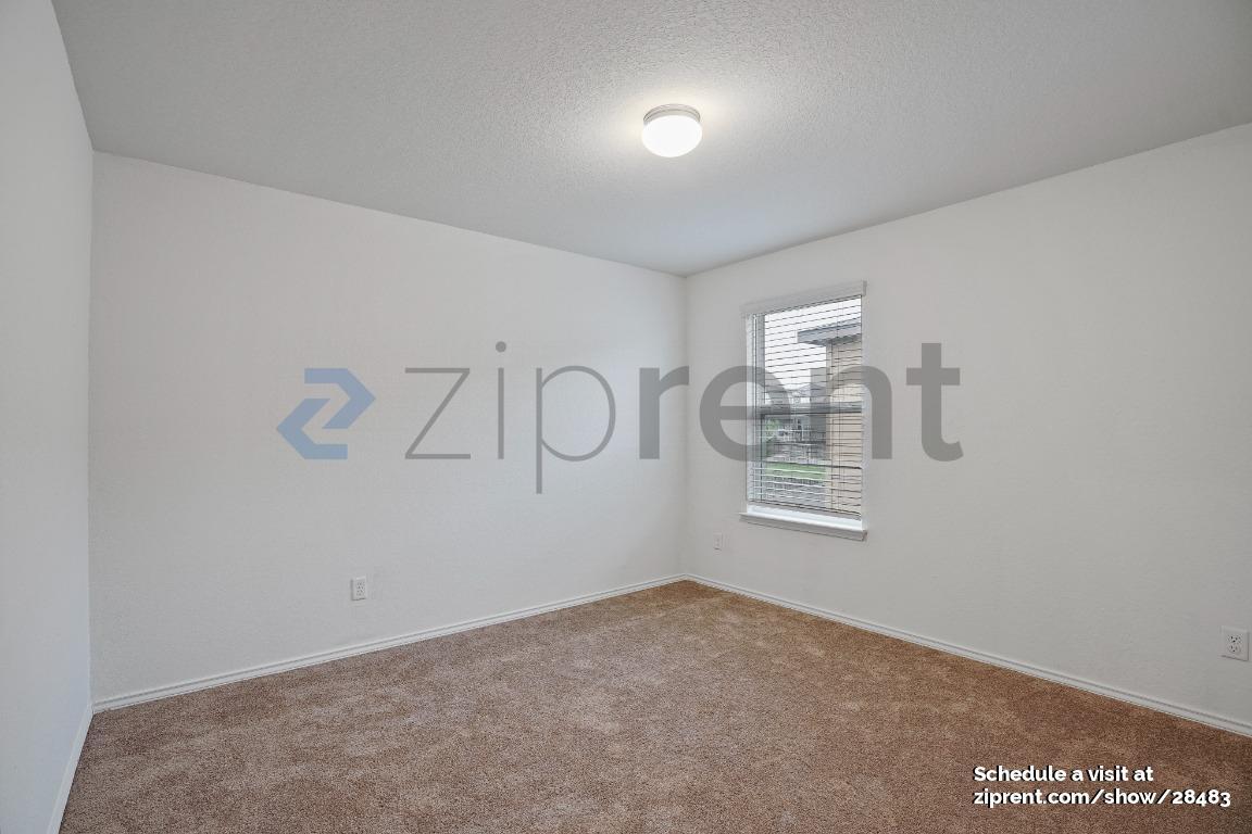 Building Photo - Unit
