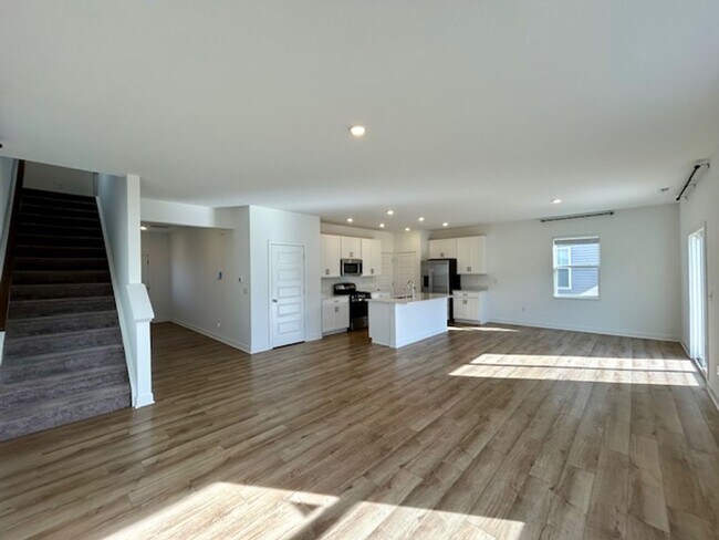 Building Photo - Beautiful Newly Built 4 Bed, 2.5 Bath Home - Loudoun Place Neighborhood