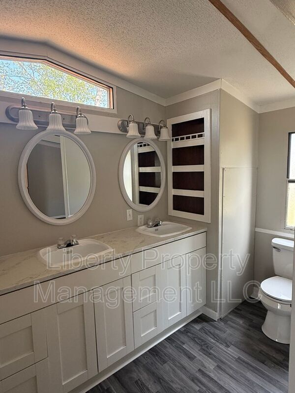 Building Photo - 21 Hill Side Lane