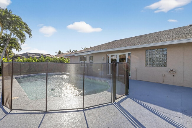 Building Photo - 151 Monterey Way