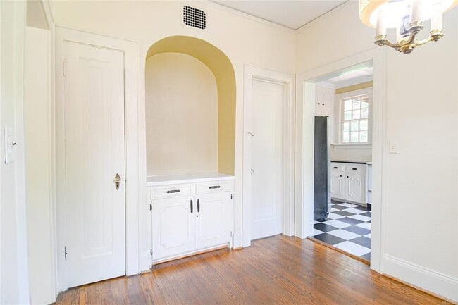 Building Photo - 1451 Watson St