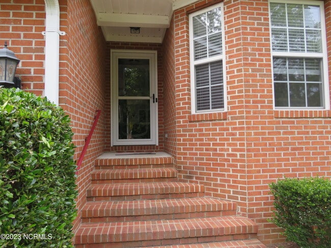 Building Photo - 195 Winchester Rd