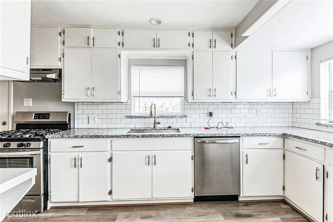 Building Photo - 4137 Woodfin St