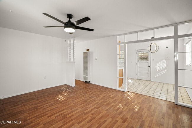 Building Photo - 255 Francis St