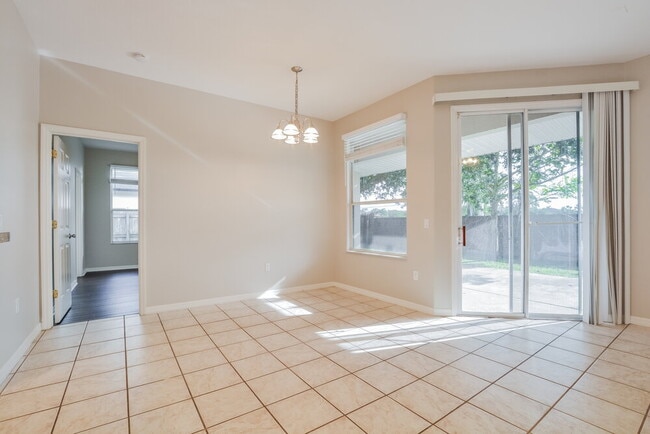 Building Photo - 2802 Palmyra Ct