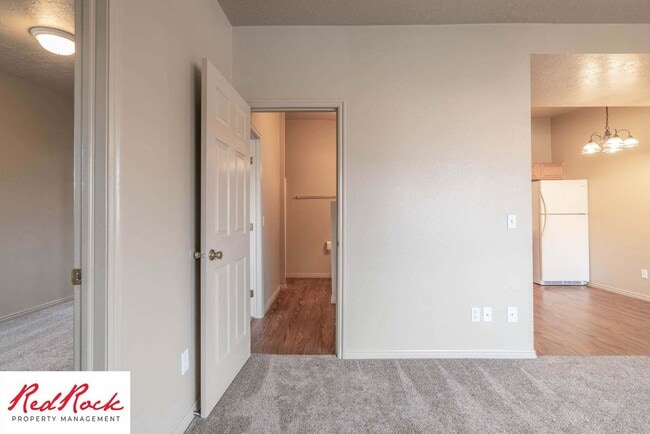 Building Photo - Dog Friendly! Great 2 Bedroom, 2 Bathroom ...