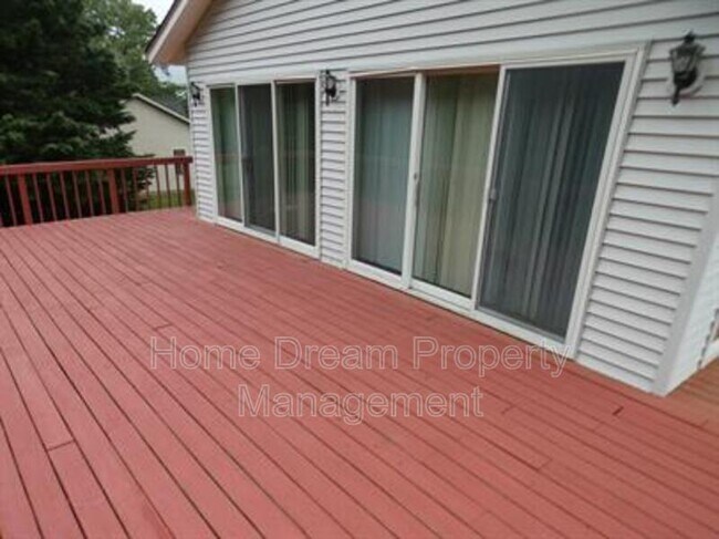 Building Photo - 10451 Edgehill Ln