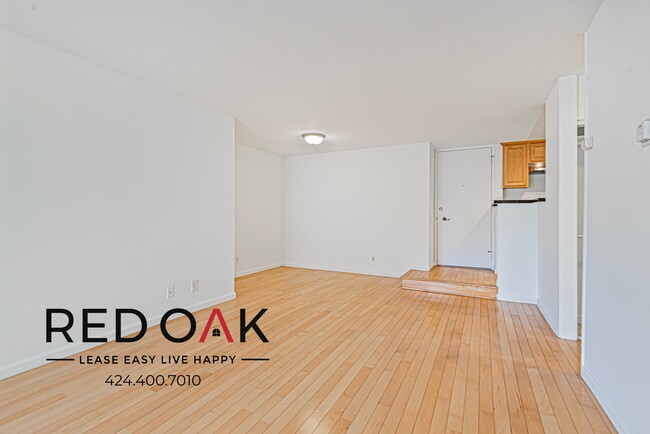 Building Photo - 1033 1/4 3rd St-104