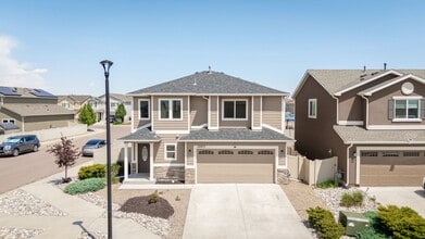 Building Photo - Beautiful 3-Bedroom Home in Ventana | Pool Community Near Fort Carson