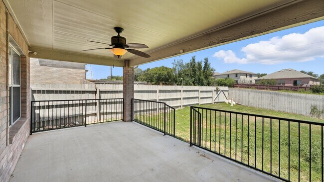 Building Photo - 4527 Summer Fall