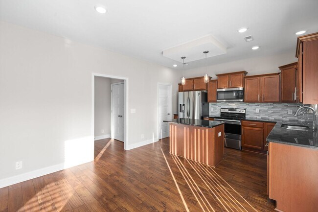 Building Photo - 101 Lucerne Ln