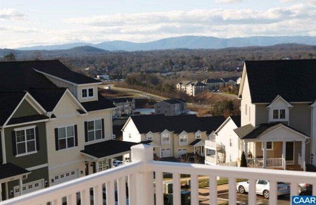 Building Photo - 2410 Winthrop Dr