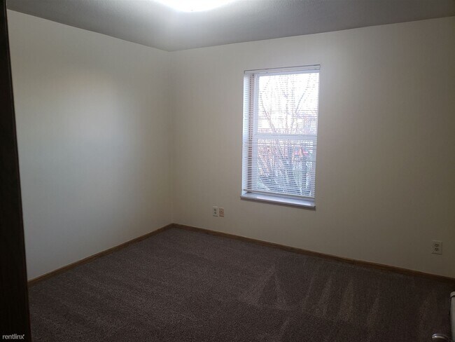 Building Photo - 2 br, 1 bath 4plex - 4746 Ravenswood Dr SW