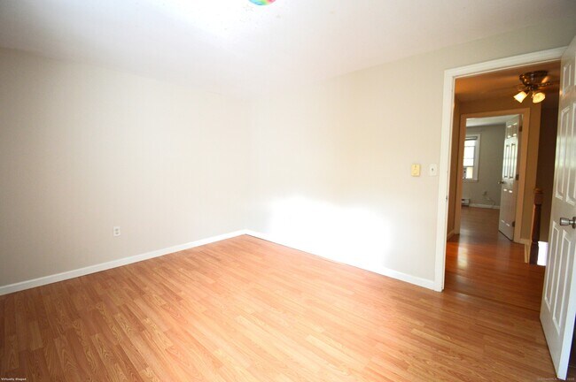 Building Photo - 250 Woodford Ave