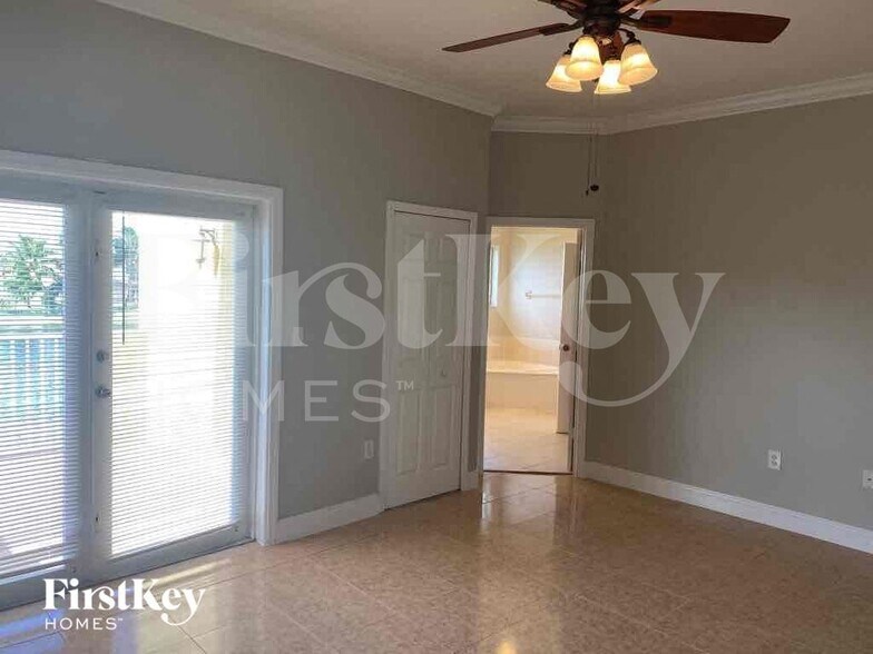Building Photo - 16119 SW 61st Ln