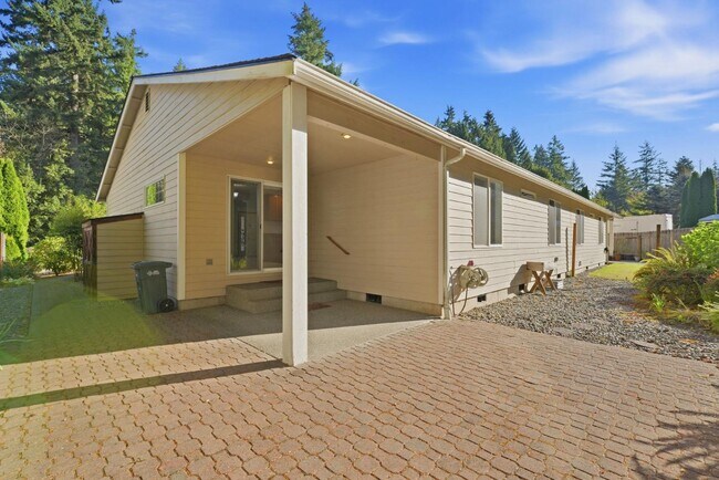 Building Photo - 6306 Sehmel Dr NW