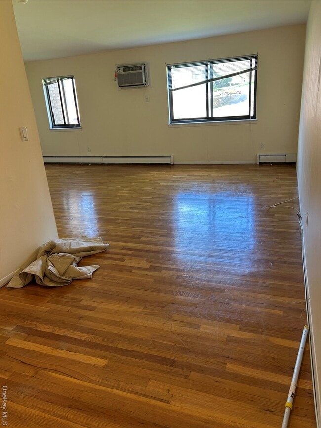 Building Photo - 7 Charles Ln