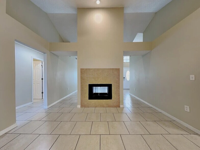 Building Photo - 430 Vineyard Dr