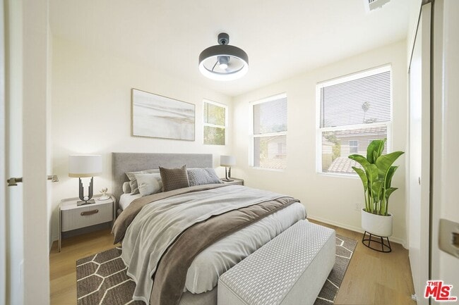 Building Photo - 121 Cancion Way