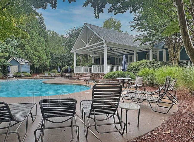 Building Photo - 113 Macalester Dr