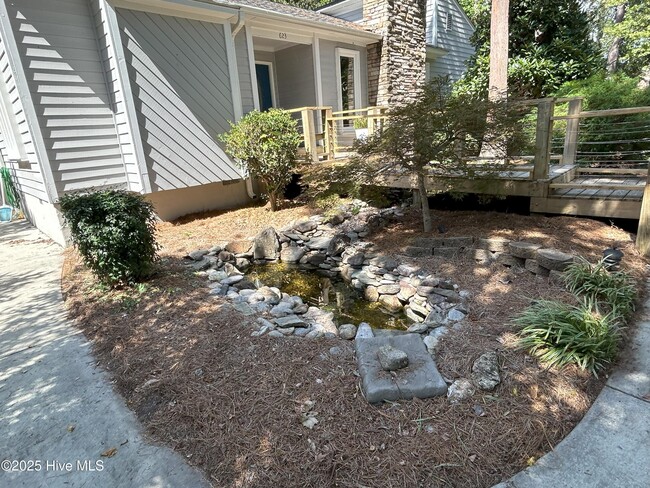 Building Photo - 623 Ripwood Rd