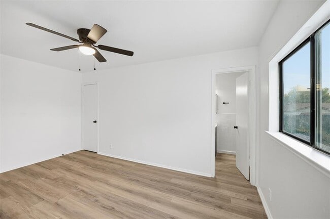 Building Photo - 5810 Sun