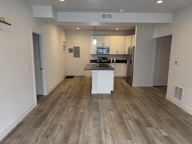 Building Photo - 14936 E Hampden Ave