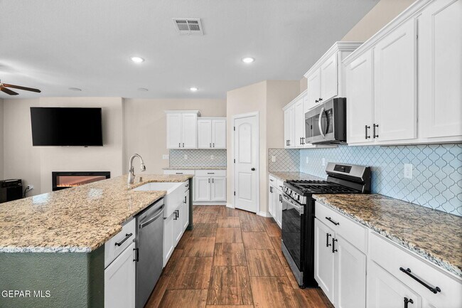 Building Photo - 325 Quiet Pr Dr