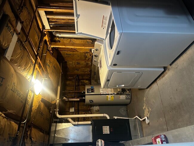 Building Photo - 4825 N Karlov Ave