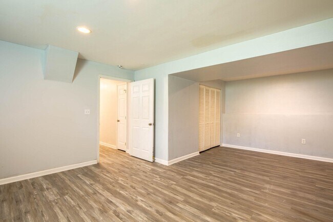 Building Photo - 3908 Love Ave