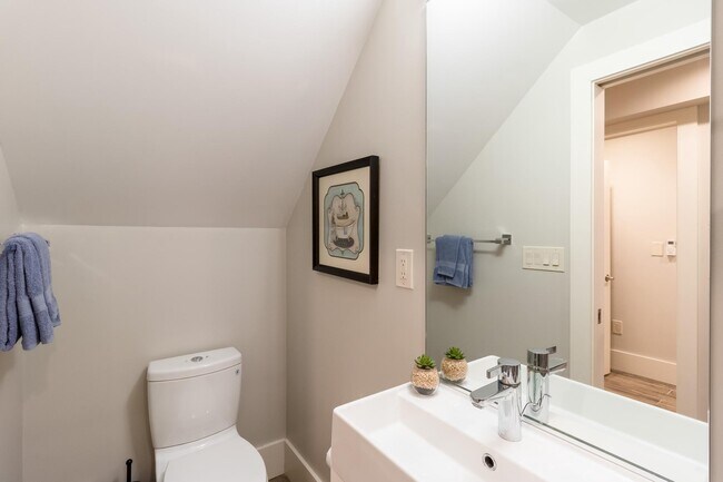 Building Photo - 4514 15th St NW