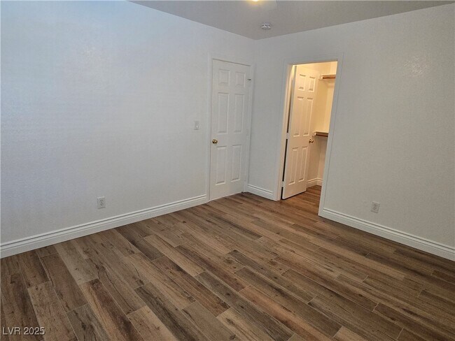Building Photo - 221 Palmarosa St