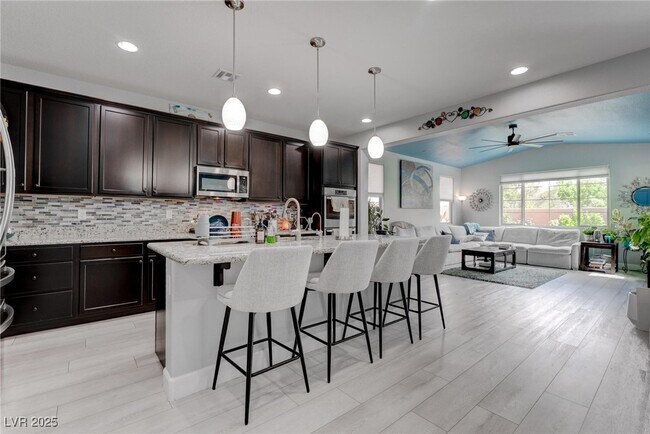 Building Photo - 10597 Cloud Whisper Dr