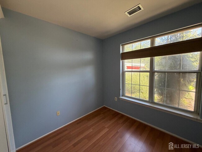 Building Photo - 3081 Cypress Ct
