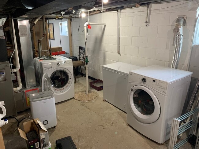 Building Photo - 3269 S 95th St